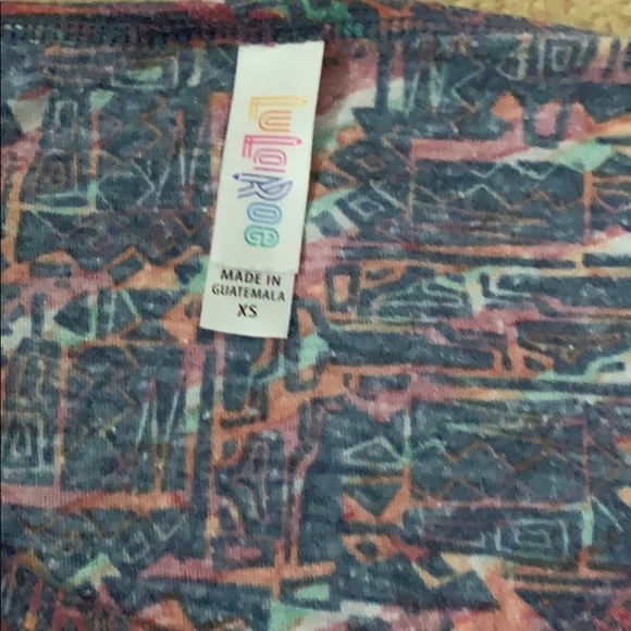 Lula Roe short sleeve top - Picture 2 of 2